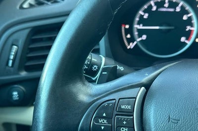 2017 Acura ILX w/Premium Pkg