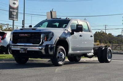 2026 GMC Sierra 3500 HD Chassis Cab Pro