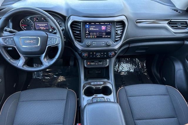 2022 GMC Acadia AT4