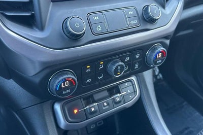 2022 GMC Acadia AT4