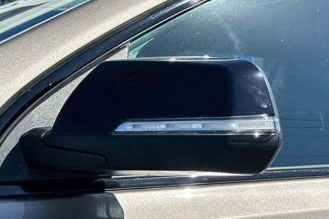 2022 GMC Acadia AT4