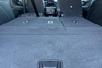 2025 GMC Yukon AT4
