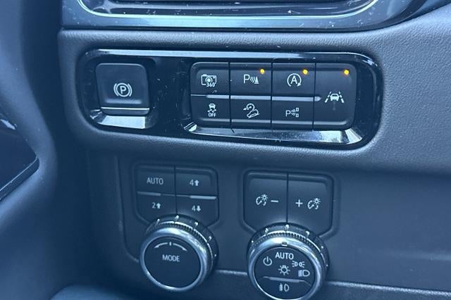 2025 GMC Yukon AT4
