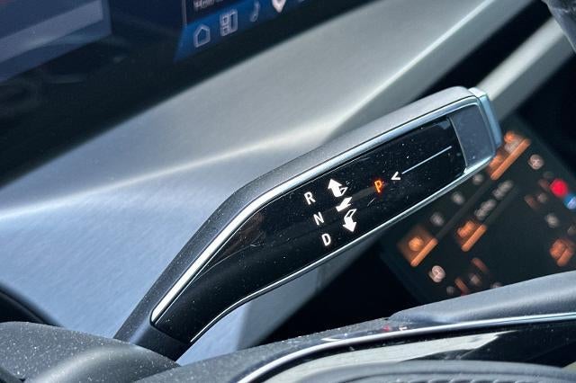 2026 Cadillac VISTIQ Premium Luxury