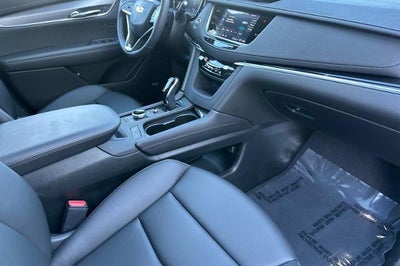 2025 Cadillac XT6 Luxury