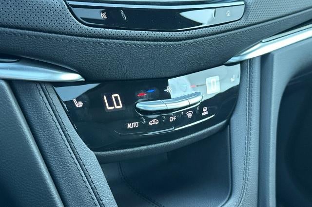 2025 Cadillac XT6 Luxury