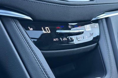 2025 Cadillac XT6 Luxury