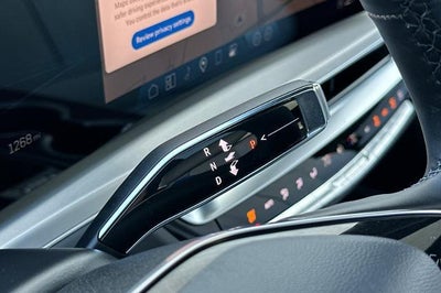 2025 Cadillac LYRIQ Luxury 1