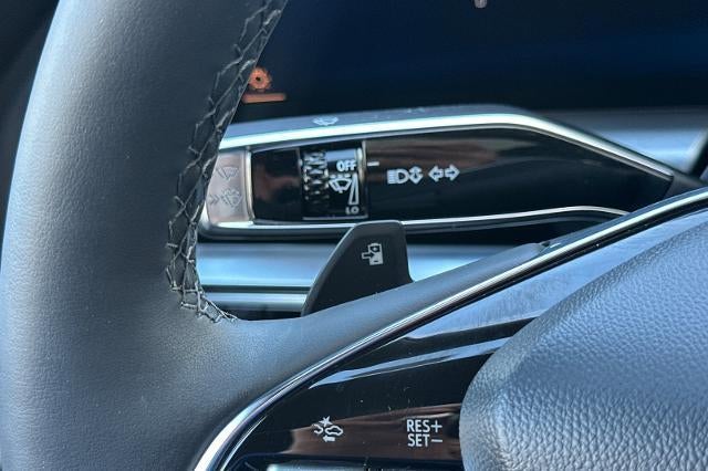 2025 Cadillac LYRIQ Luxury 1