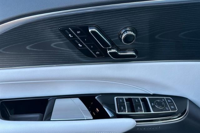 2025 Cadillac LYRIQ Luxury 1