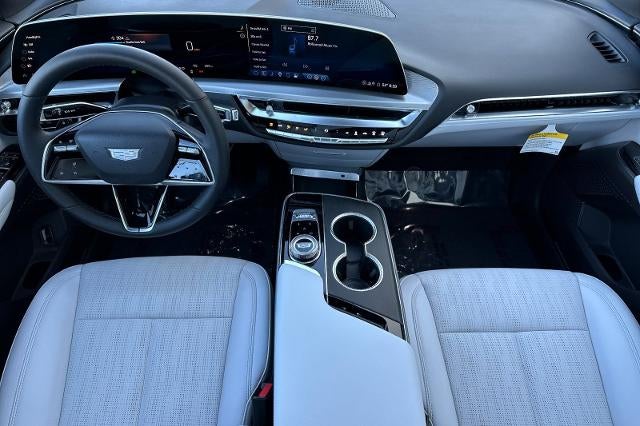 2025 Cadillac LYRIQ Luxury 1