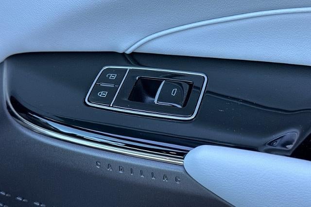 2025 Cadillac LYRIQ Luxury 1