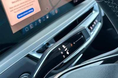 2025 Cadillac LYRIQ Luxury 1