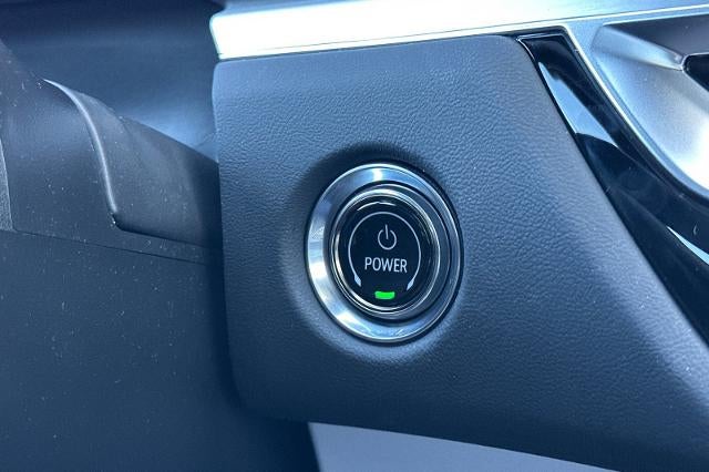 2025 Cadillac LYRIQ Luxury 1