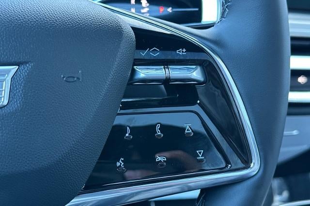 2025 Cadillac LYRIQ Luxury 1