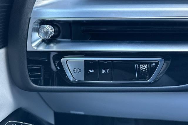 2025 Cadillac LYRIQ Luxury 1