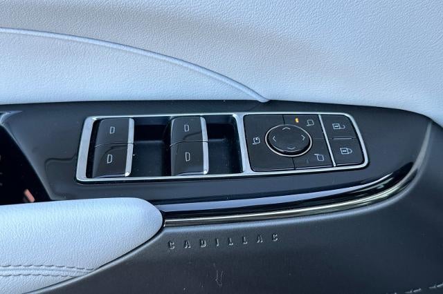 2024 Cadillac LYRIQ Luxury 1