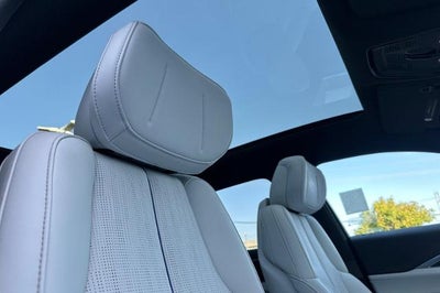 2024 Cadillac LYRIQ Luxury 1