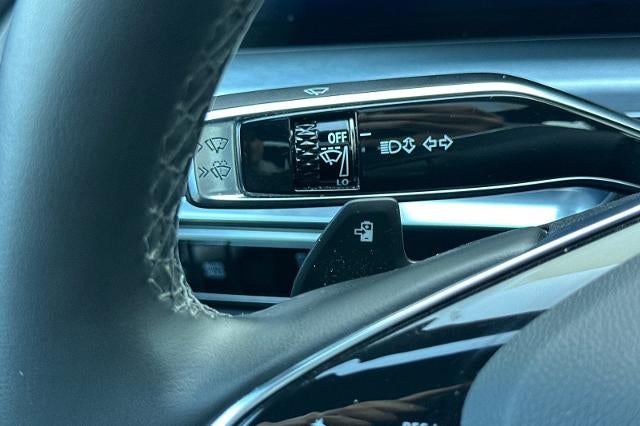 2024 Cadillac LYRIQ Luxury 1