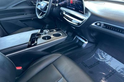 2024 Cadillac LYRIQ Luxury 1