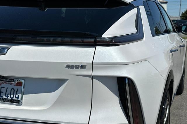 2024 Cadillac LYRIQ Luxury 1