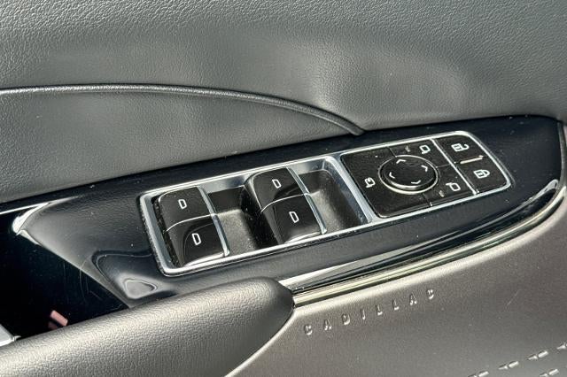2024 Cadillac LYRIQ Luxury 1