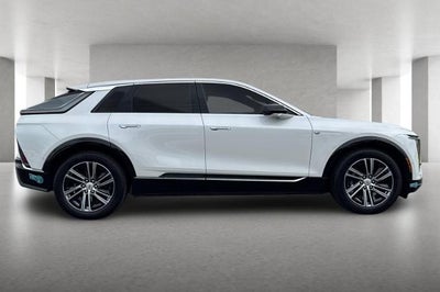2024 Cadillac LYRIQ Luxury 1