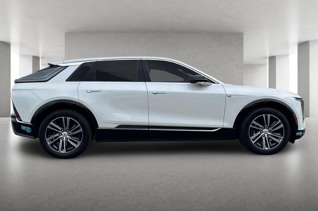 2024 Cadillac LYRIQ Luxury 1