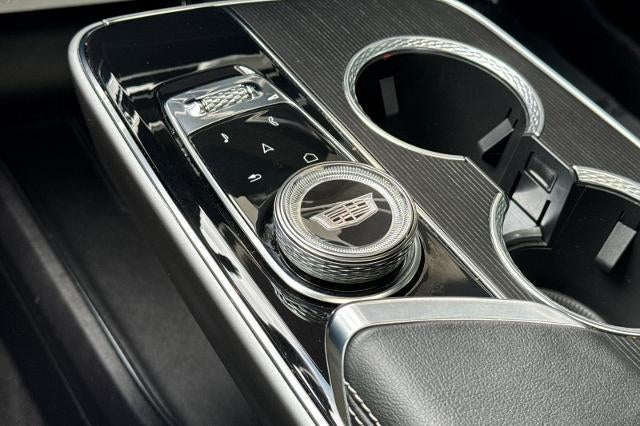 2024 Cadillac LYRIQ Luxury 1