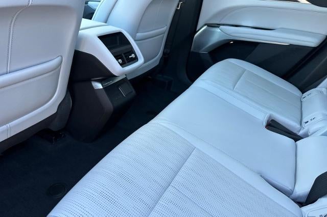 2024 Cadillac LYRIQ Luxury 2