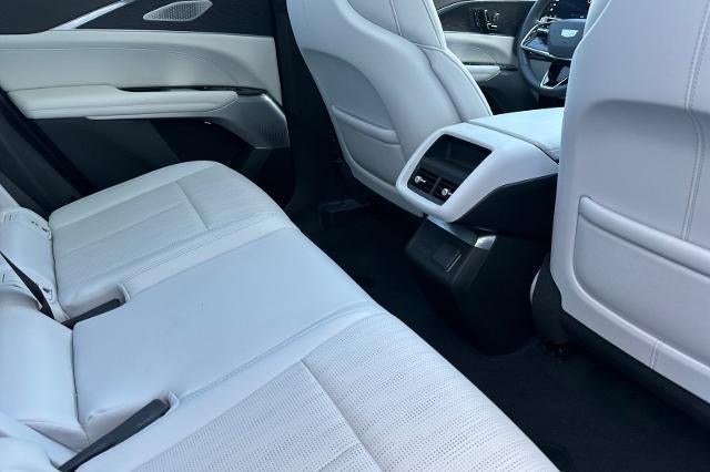 2024 Cadillac LYRIQ Luxury 2