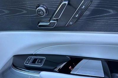 2024 Cadillac LYRIQ Luxury 2