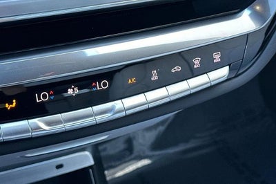 2024 Cadillac LYRIQ Luxury 2