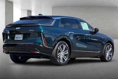 2024 Cadillac LYRIQ Luxury 2