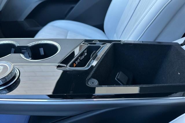 2024 Cadillac LYRIQ Luxury 2