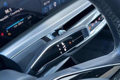 2024 Cadillac LYRIQ Luxury 2
