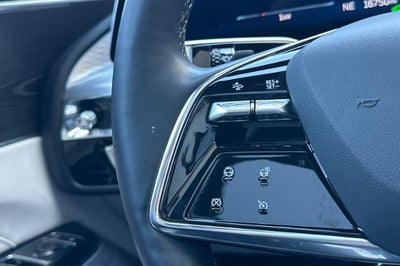 2024 Cadillac LYRIQ Luxury 2