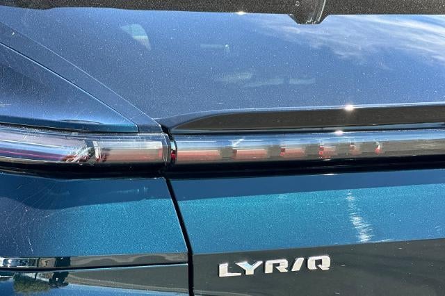 2024 Cadillac LYRIQ Luxury 2