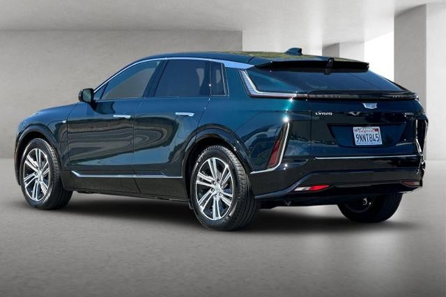 2024 Cadillac LYRIQ Luxury 2
