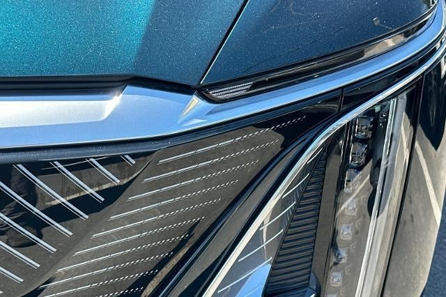 2024 Cadillac LYRIQ Luxury 2