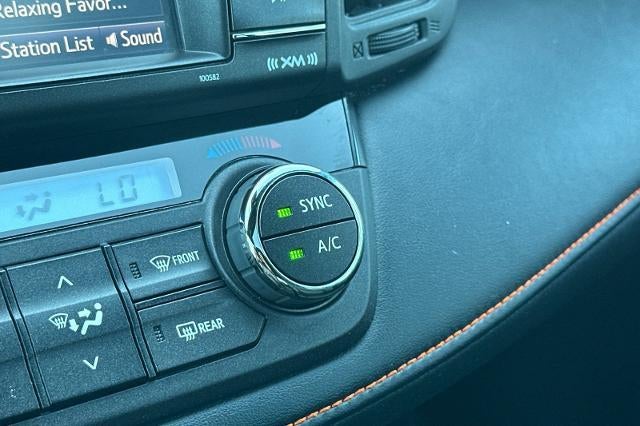 2018 Toyota RAV4 SE