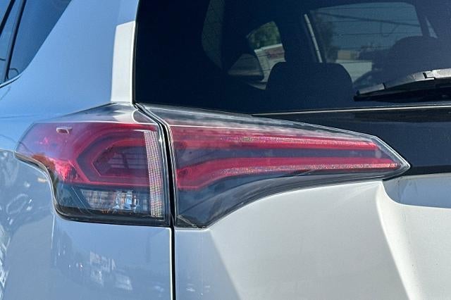 2018 Toyota RAV4 SE