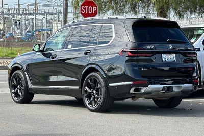 2025 BMW X7 xDrive40i