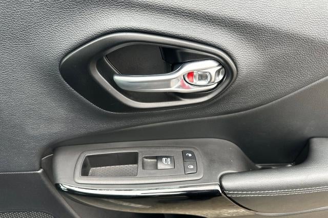 2023 Jeep Cherokee Altitude Lux 4x4