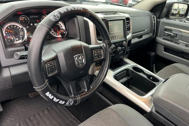 2017 RAM 1500 Big Horn Crew Cab 4x4 5'7" Box