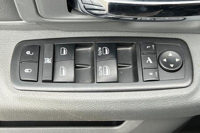 2017 RAM 1500 Big Horn Crew Cab 4x4 5'7" Box