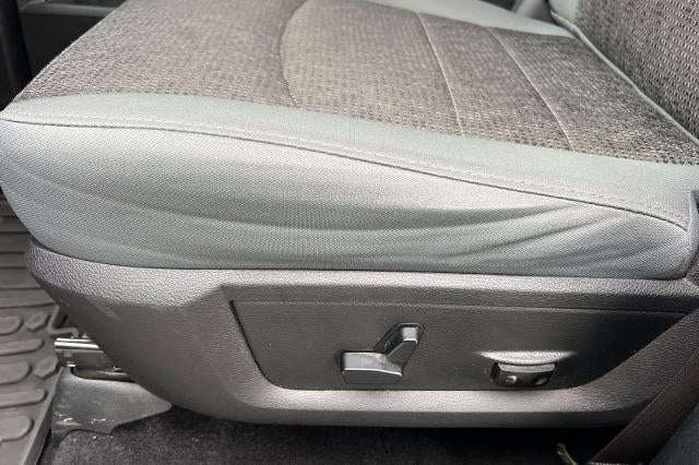 2017 RAM 1500 Big Horn Crew Cab 4x4 5'7" Box