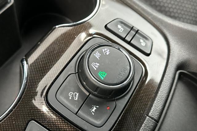 2022 GMC Acadia AT4