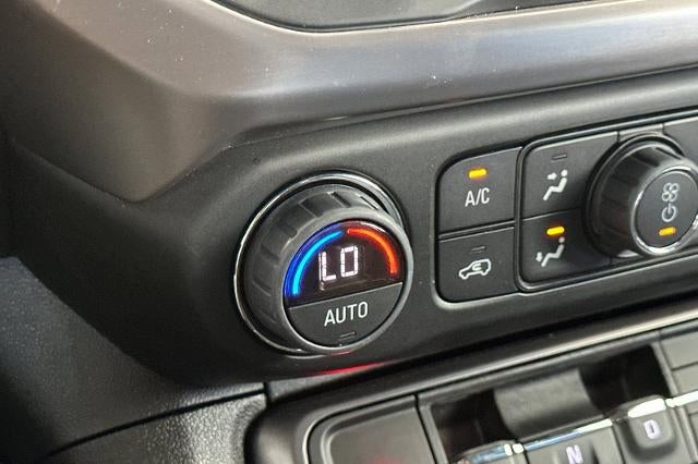 2022 GMC Acadia AT4