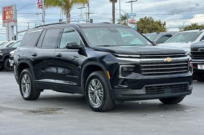 2025 Chevrolet Traverse LT